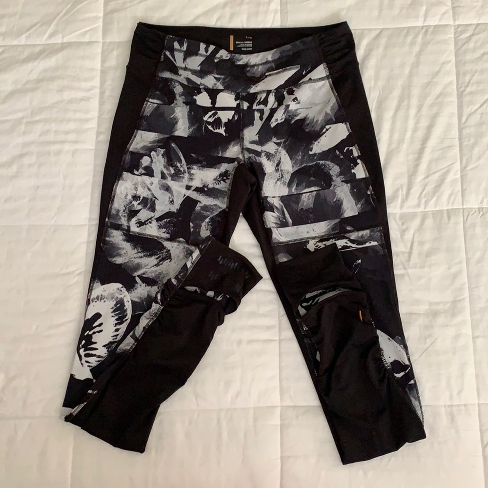 EUC Lucy stirrup leggings, size L
